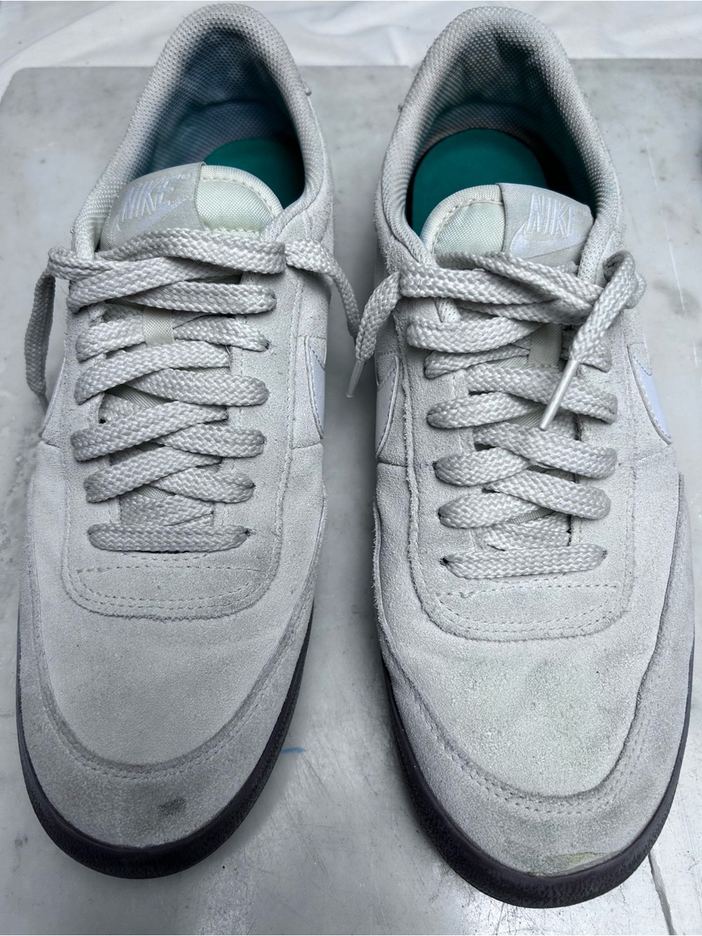 Nike Men’s size 11 Suede Low-Top Sneakers in Light Gray brown gum sole Killshot
